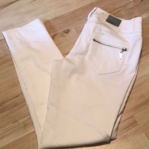 🦋 Guess by Marciano White Skinny Pants😍